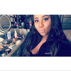 Meet your Posher, Debra